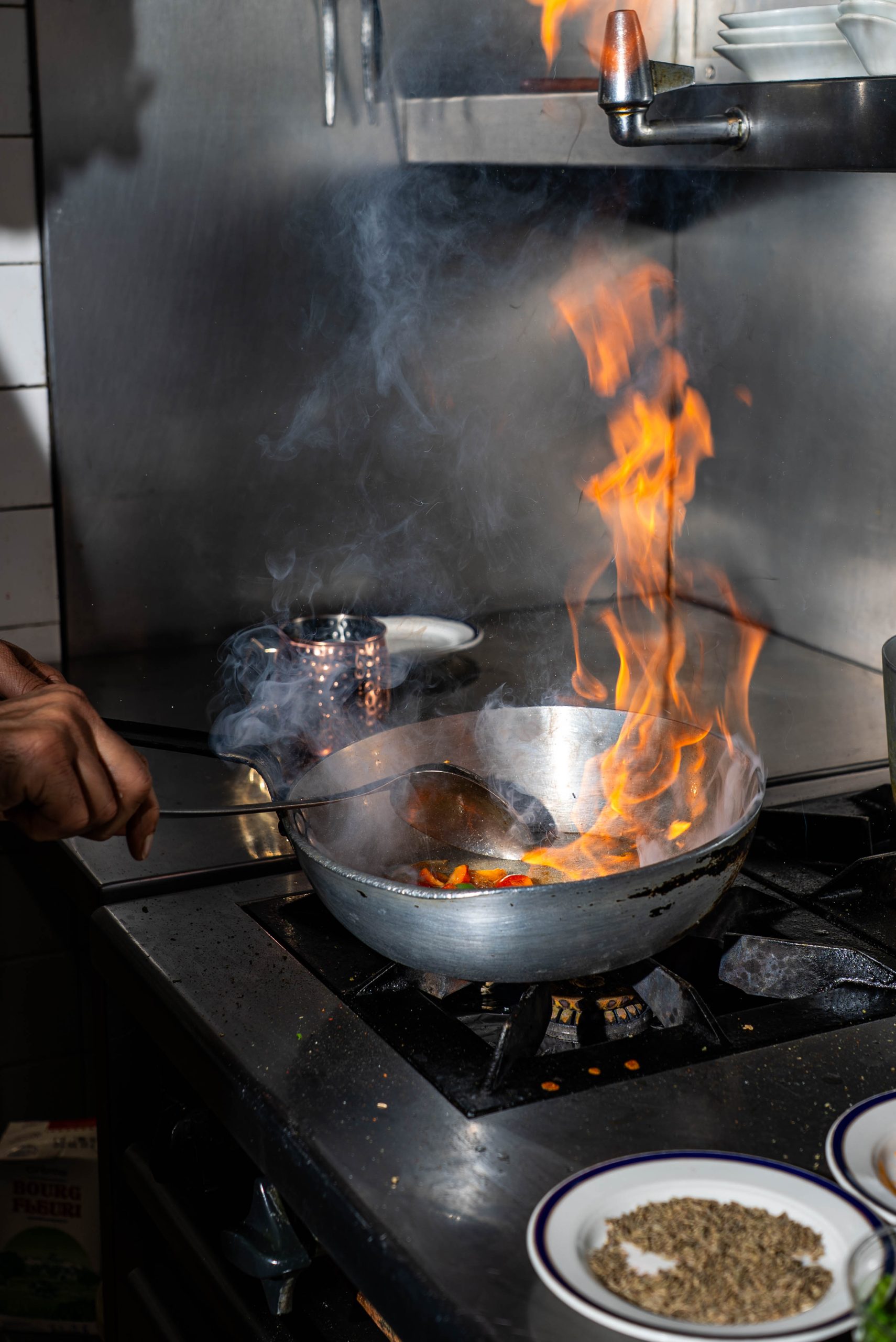 Four tandoor au charbon de bois à paris
